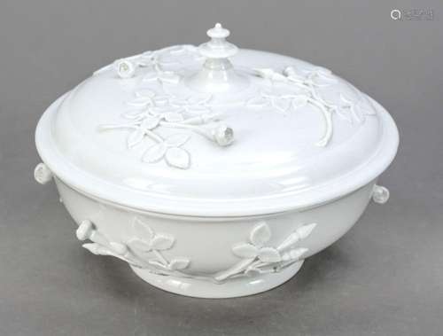 Large lidded box, Meissen 1982. Porce