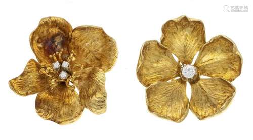 2 flower brooches 1 x GG 585/0