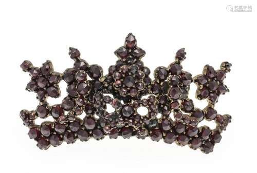 Garnet brooch GG 333/000 in th