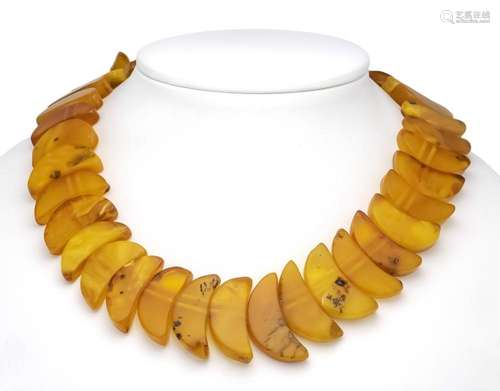 Amber necklace with spring rin