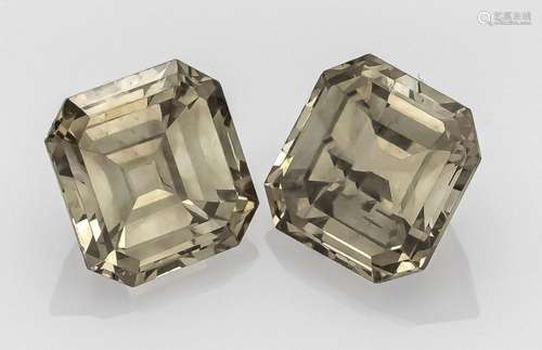 Pair of diamonds, total 2.76 c