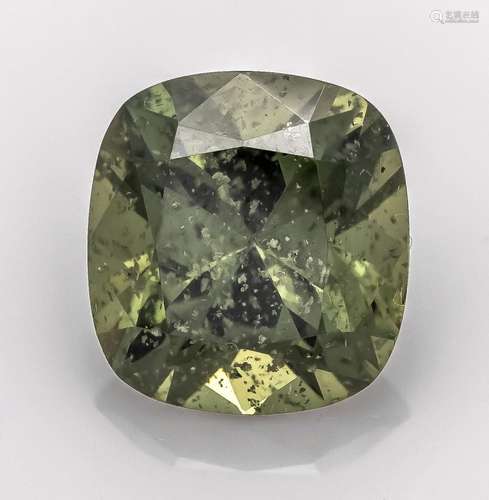 Demantoid 9.45 ct, antique cut