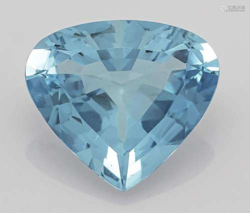 Aquamarine 33.25 ct, heart cut