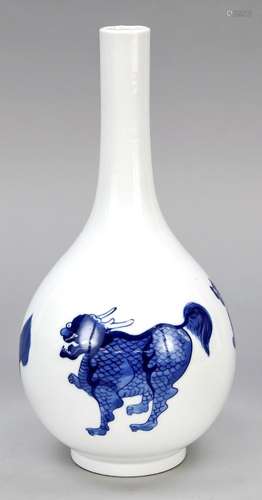 Vase, China, 20th c., circumferen