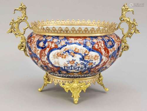 Imari lappet bowl with metal moun