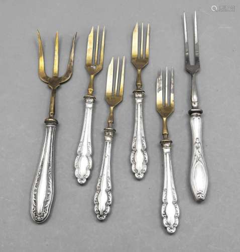 Eight pieces of cutlery, Germa