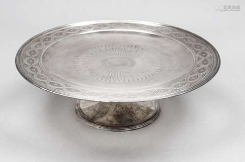 Round centerpiece/cake plate,