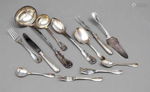 Large cutlery set for twelve p