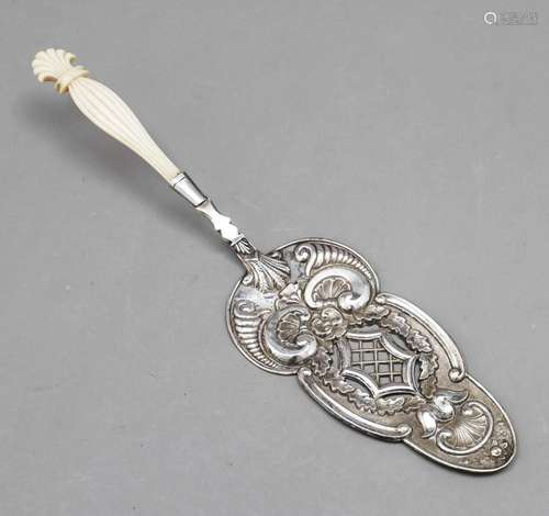 Cake lifter, 19th century, mak