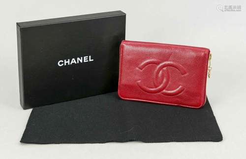 Chanel, large burgundy caviar le