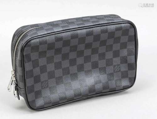 Louis Vuitton, Damier Graphite C