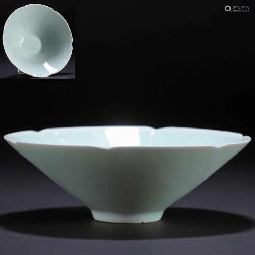 A Chinese Huatian-type Lobed Bowl Qing Dyn.