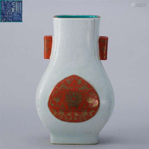 A Chinese Iron Red and Gilt Arrow Vase Qing Dyn.
