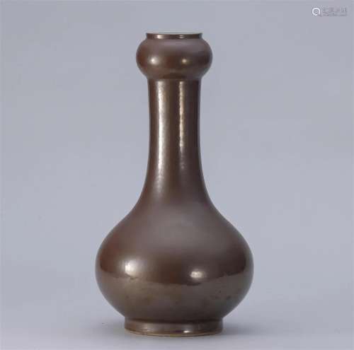 A Chinese Aubergine Glazed Vase Qing Dyn.