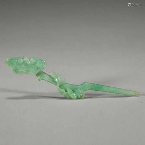 A JADEITE HAIRPIN