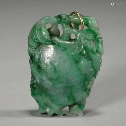 A JADEITE PENDANT