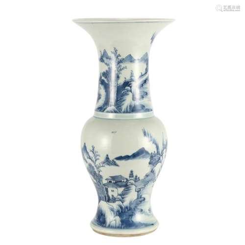 A BLUE AND WHITE FLORAL VASE
