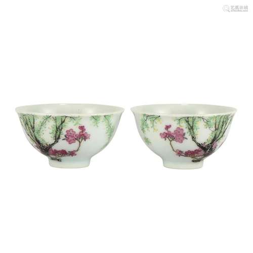 A PAIR OF FAMILLE-ROSE 'FLOWERS AND BIRDS' CUPS