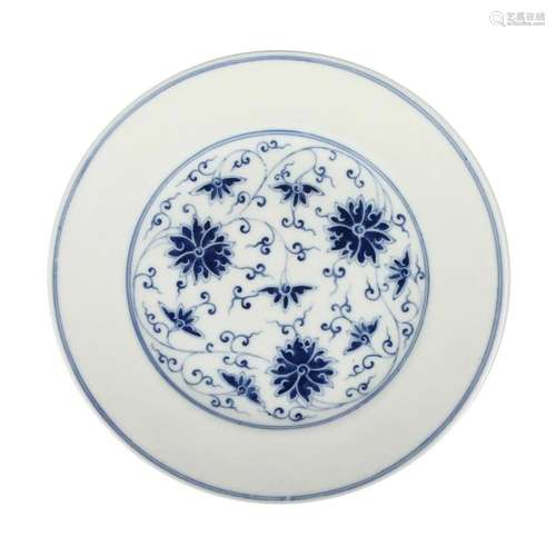 A BLUE AND WHITE 'LOTUS SCROLL' DISH