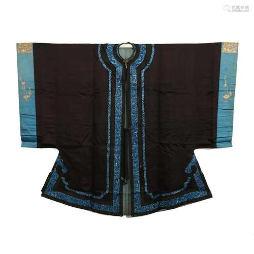 A BLACK-GROUND EMBROIDERED ROBE