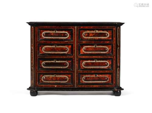 Y A FLEMISH TORTOISESHELL AND EBONY TABLE TOP COMMODE OR CHE...