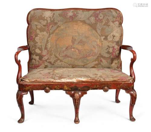 A GEORGE I RED LACQUER SETTEE, CIRCA 1720