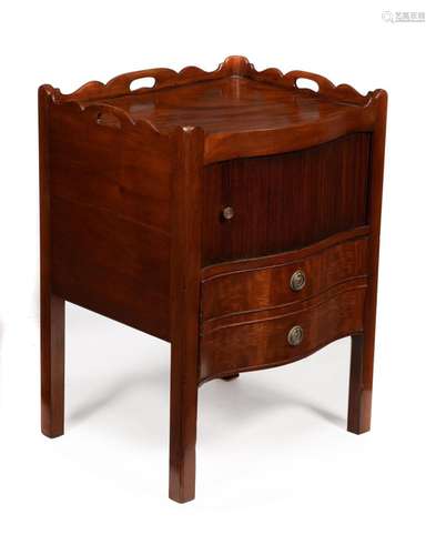 A GEORGE III MAHOGANY SERPENTINE FRONTED NIGHT COMMODE, CIRC...