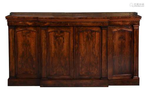 Y A GEORGE IV ROSEWOOD BREAKFRONT SIDE CABINET, CIRCA 1825