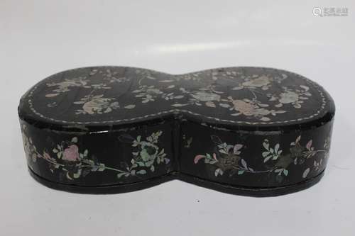 Chinese Lacquer Box w Mother Pearl Inlaid