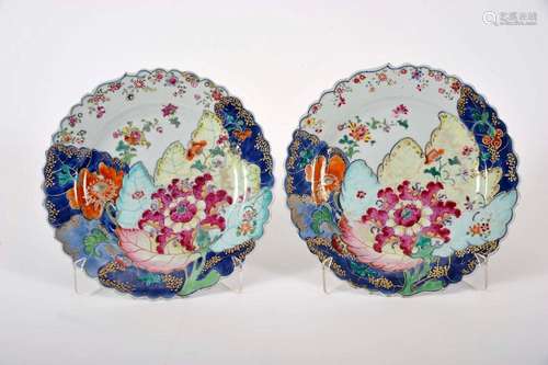 A Pair of scalloped plates in the shape of a leaf, Chinese e...