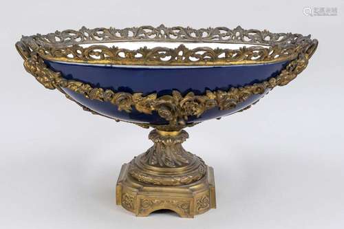 Large centerpiece, late 19th c. Ov