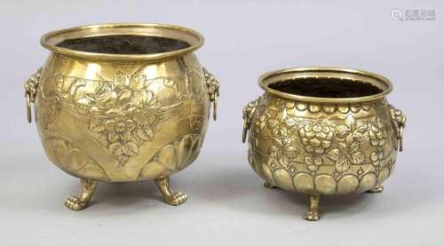 2 cachepots, end of 19th c., brass