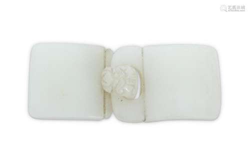 A CHINESE WHITE JADE BELT HOOK, 20TH CENTURY