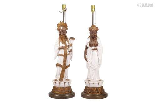 A PAIR OF LARGE CHINESE FIGURAL TABLE LAMPS