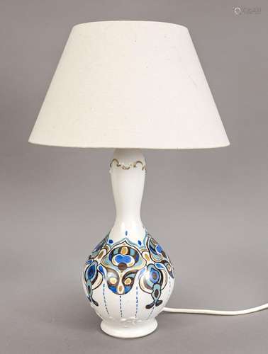 Pied de lampe Art Nouveau. En porcelaine. Forme balustre ron...