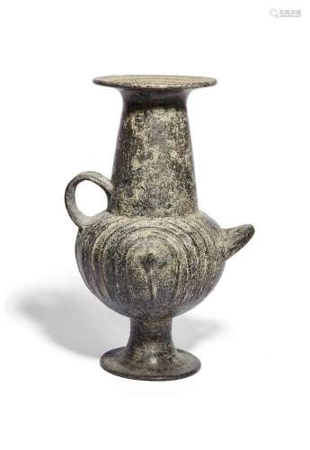 Une urne en céramique empâtée de Villanovan, 8e siècle avant...