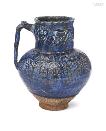 Pichet moulé à glaçure cobalt, Kashan, Iran, XIIe siècle, av...