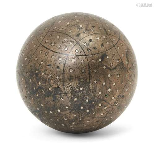 Globe céleste en bronze incrusté d'argent, probablement ...
