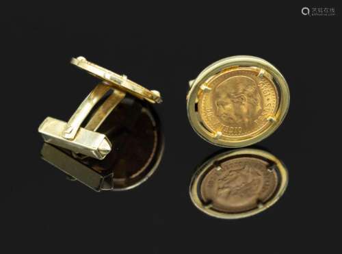 Pair of 14 kt gold cuff links with gold coins