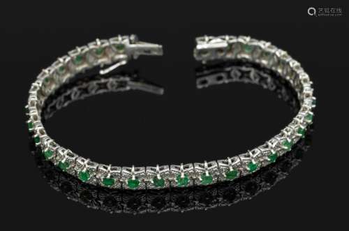 18 kt gold bracelet with emeralds