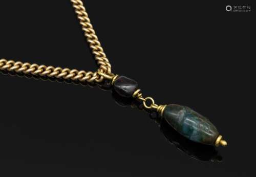 14 kt gold pendant with chain