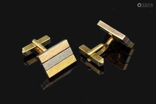 Pair of 14 kt gold cuff links