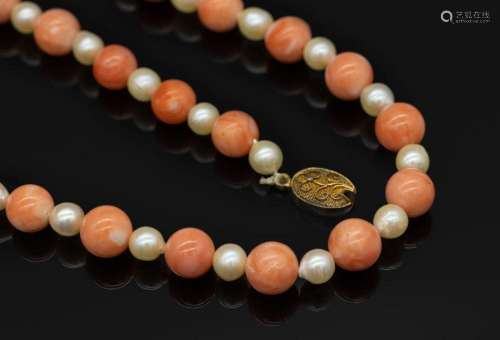 Necklace made of corals and cultured pearls