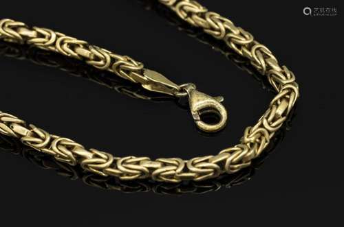 14 kt gold bracelet in royal chain design