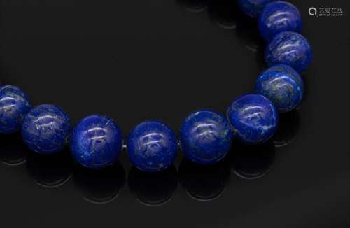Big Chain made of lapis lazuli