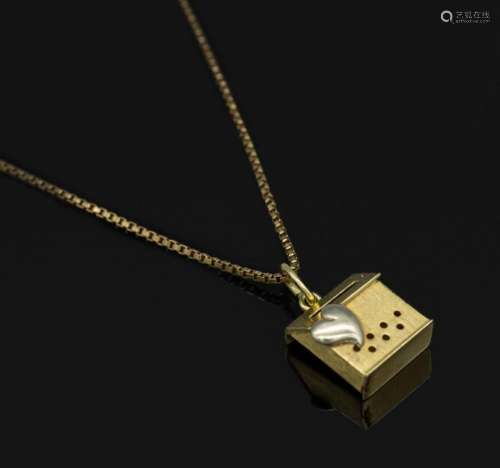 14 kt gold pendant 'letterbox with heart'