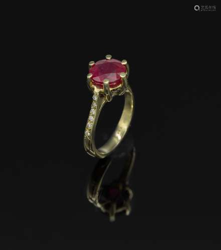 14 kt gold ring with ruby and brilliants