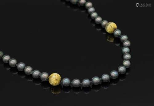 Cultured akoya pearl necklace