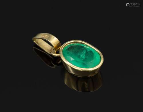 18 kt gold pendant with emerald