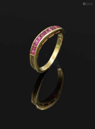 18 kt gold ring with rubies